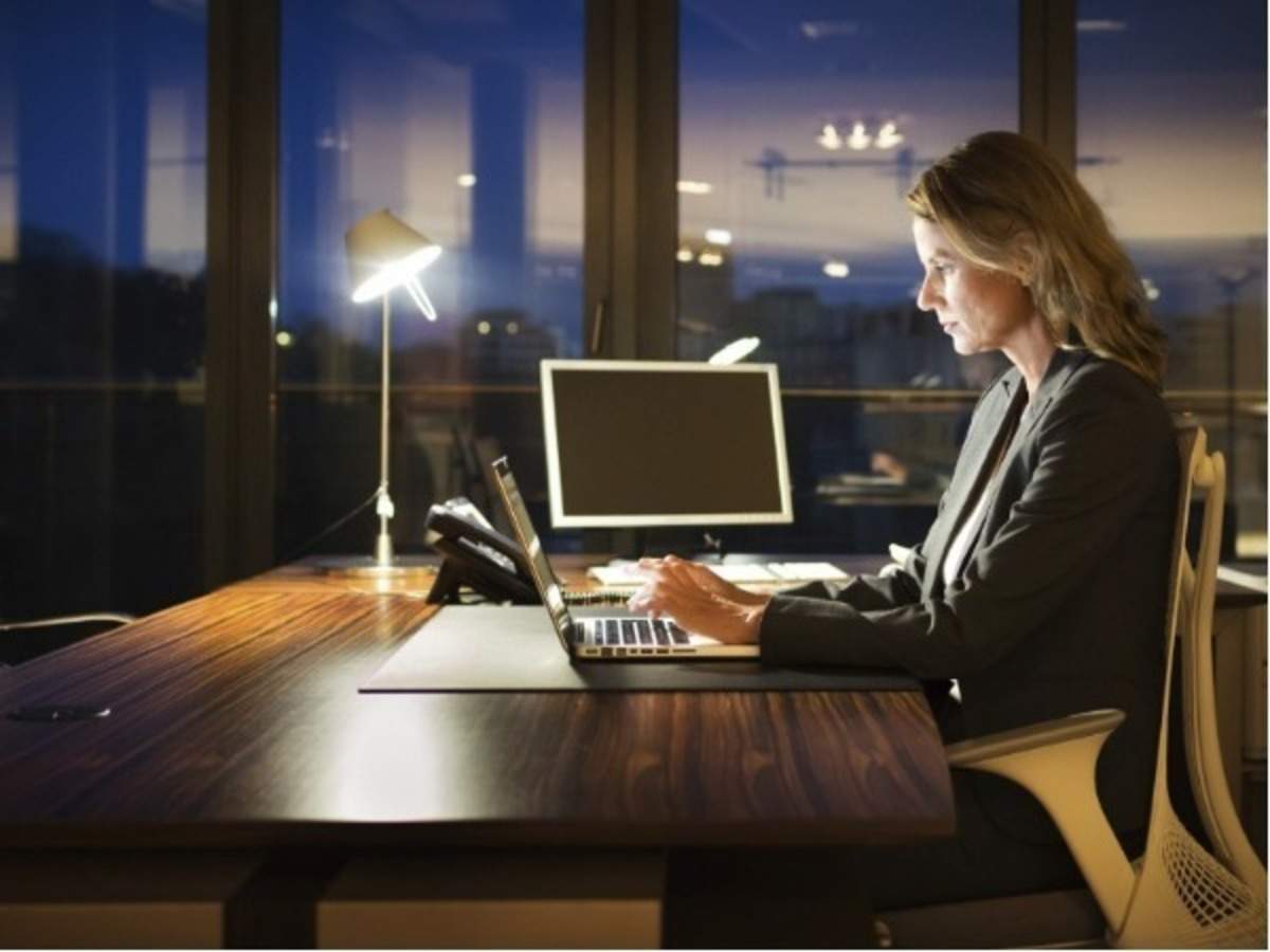 অতি বুদ্ধিমানেরা রাতজাগে ও বেশি অগোছালো থাকে