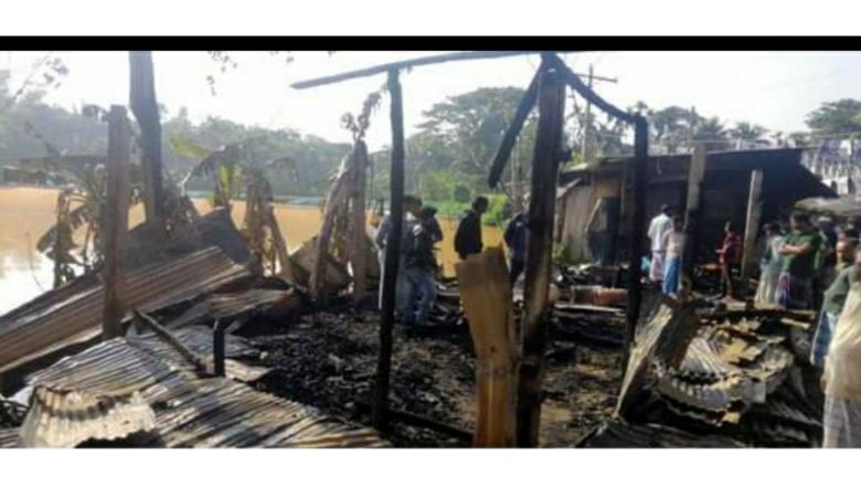 চন্দনাইশে নৌকার অফিসে প্রতিহিংসার আগুন