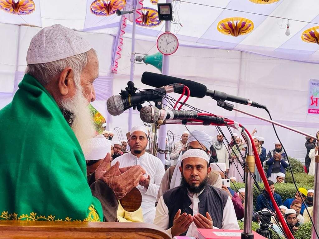 প্রকৃত ঈমানদার আল্লাহ ছাড়া কাউকে মালিক মনে করে না: হেফাজত আমীর