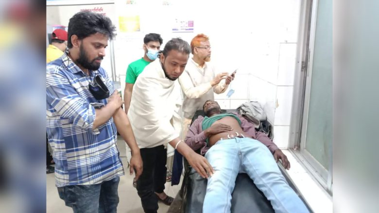 ফটিকছড়িতে ফুলের বিনিময়ে ছাত্রলীগের পিটুনি খেল বিএনপি