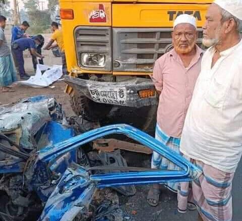 লোহাগাড়ায় ট্রাকের সাথে সংঘর্ষে প্রাইভেট কারের ৫ আরোহীর মৃত্যু