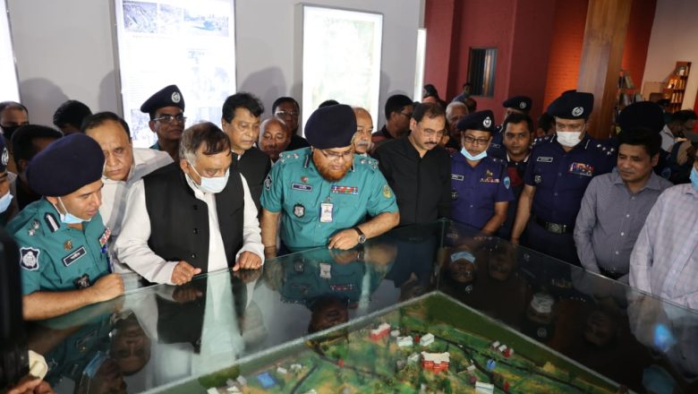 দামপাড়ায় পুলিশ মুক্তিযুদ্ধ জাদুঘরের উদ্ভোধন করেছেন স্বরাষ্ট্রমন্ত্রী