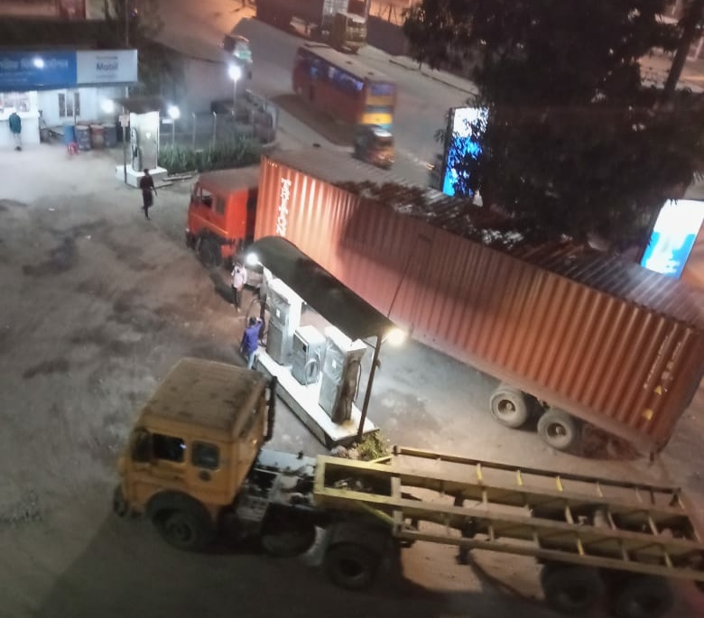 সুপ্রিমকোর্টের আদেশ বৃদ্ধাঙ্গুল দেখিয়ে তেল বিক্রি করছে সল্টগোলার ইমাম শরীফ ফিলিং স্টেশন