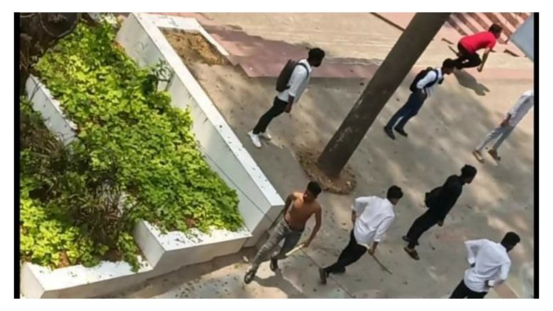 ছাত্রীকে উত্যক্ত করা নিয়ে চট্টগ্রাম কলেজে ছাত্রলীগের দু’পক্ষের সংঘর্ষ