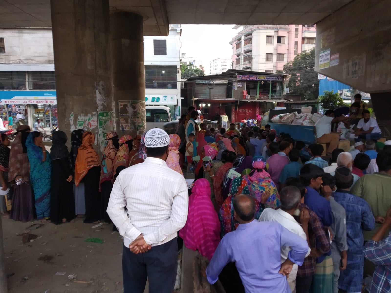 ‘সংসার যে আর চলেনা’