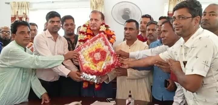 দুদকের মামলায় কারামুক্ত ফটিকছড়ির জানে আলম চেয়ারম্যানকে সংবর্ধনা