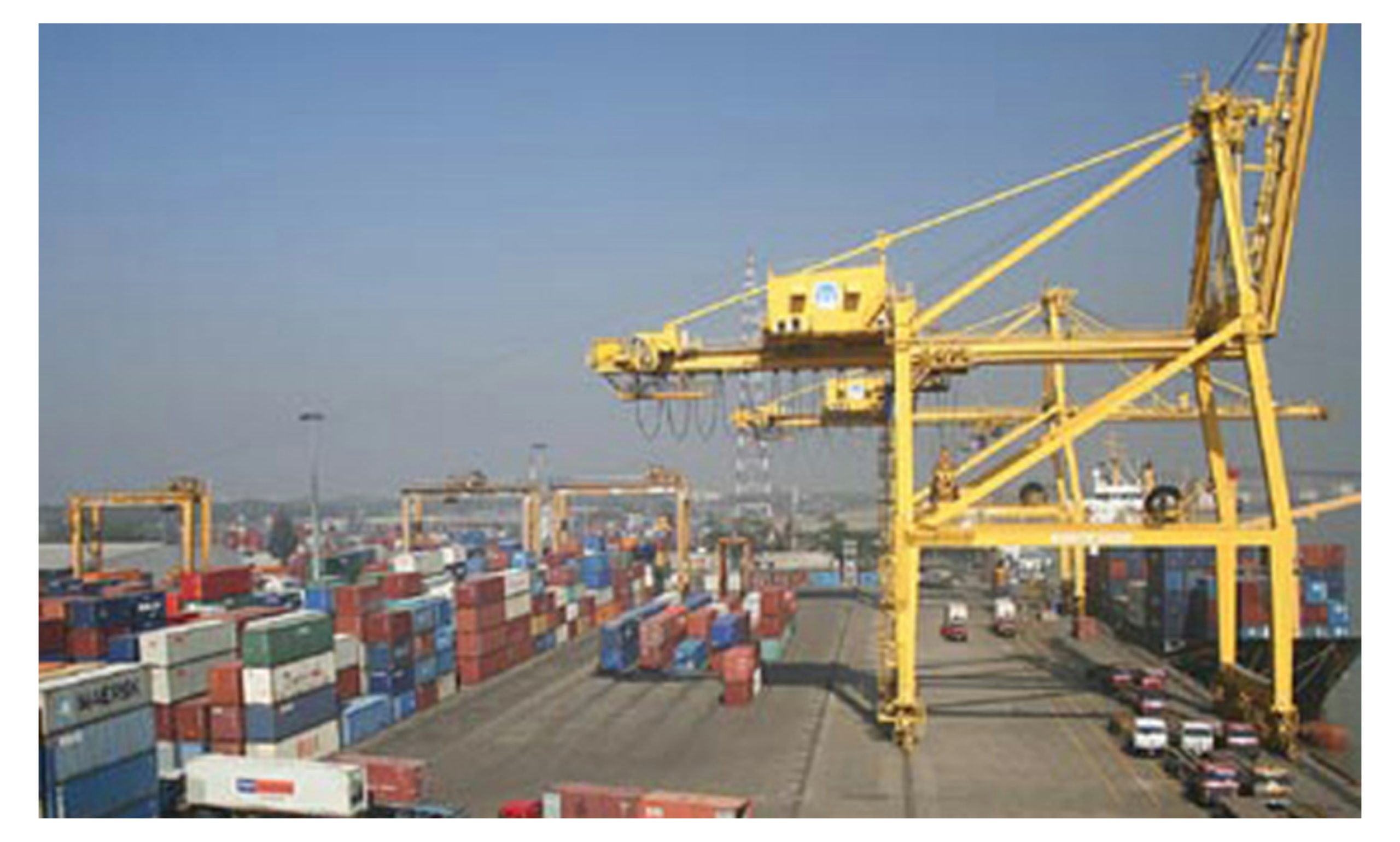 চট্টগ্রাম বন্দরে যুক্ত হলো অত্যাধুনিক ৫ টি ক্রেন