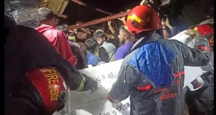 আকবরশাহে পাহাড় ধসে  ৪ জনের মৃত্যু