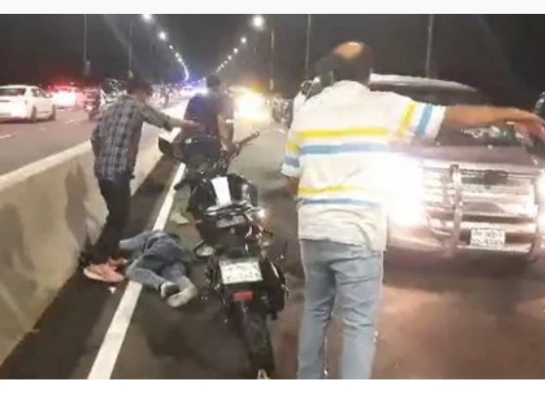 পদ্মা সেতুতে আহত হয়ে ২ জনের মৃত্যু