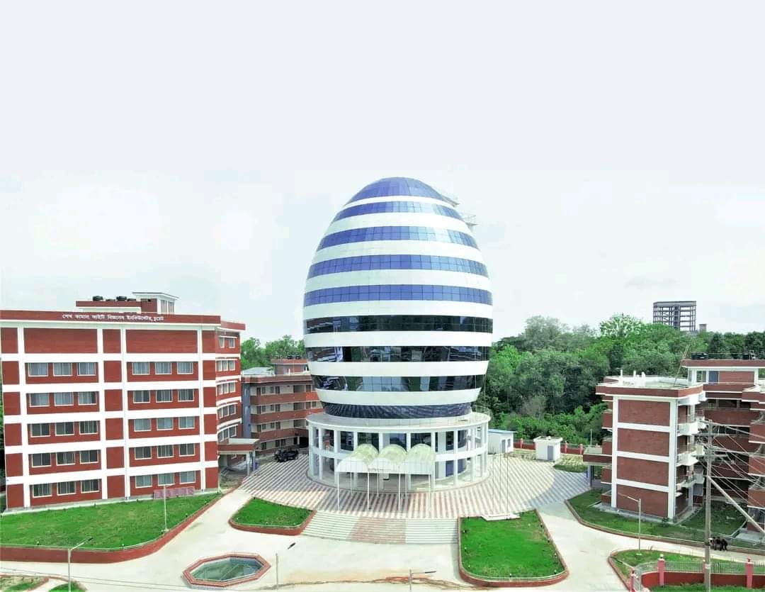 চুয়েটে দেশের প্রথম বিজনেস ইনকিউবেটরের যাত্রা শুরু