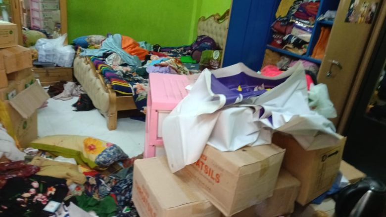 হাজারী লাইনে ফিল্মি স্টাইলে মার্কেট দখলের চেষ্টা,বাঁধা দিয়ে নারীসহ রক্তাক্ত ৪