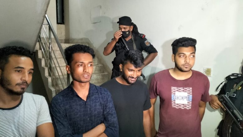 চবিতে ছাত্রীকে বিবস্ত্র করে নির্যাতন করা ৪ ছাত্রলীগ কর্মী আটক