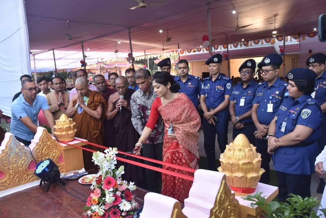 পটিয়ায় মহাকারুনিক বুদ্ধ মুর্তির দ্বার উম্মোচন করলেন পিবিআই প্রধান