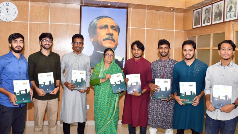 চবি সাংবাদিক সমিতির রজতজয়ন্তী স্মারক ‘অম্লান’র মোড়ক উন্মোচন