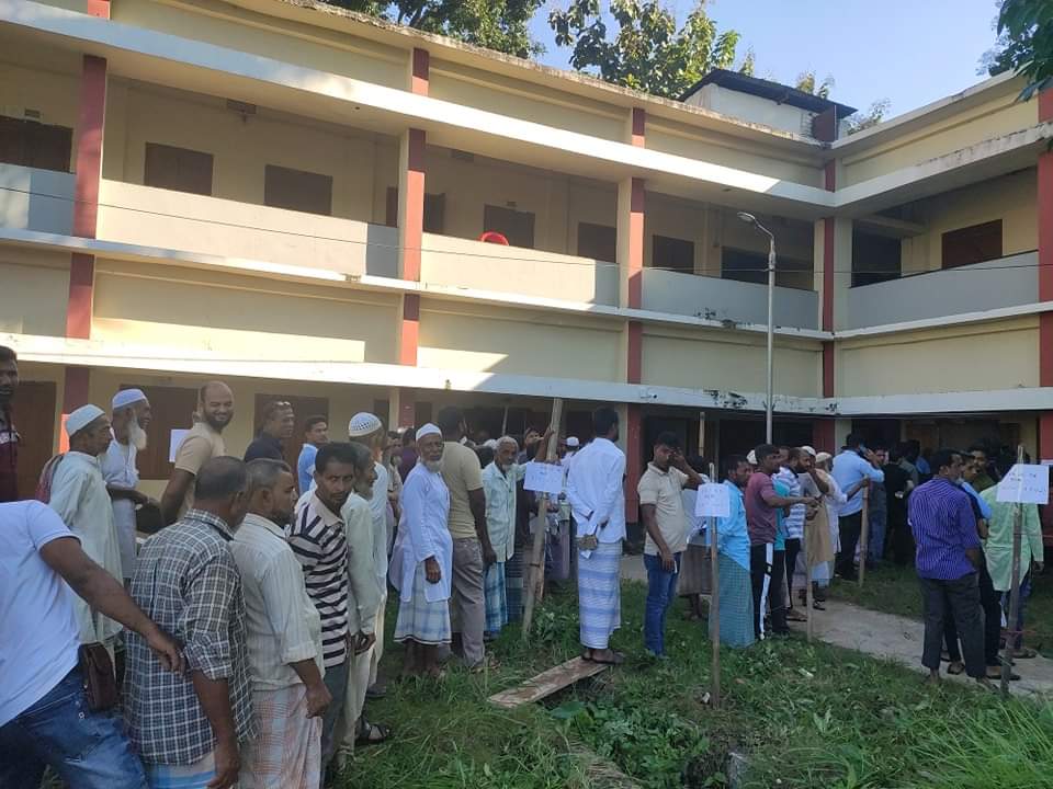 ফটিকছড়ি পৌরসভা ও কর্ণফুলী উপজেলায়  চলছে ভোটগ্রহণ