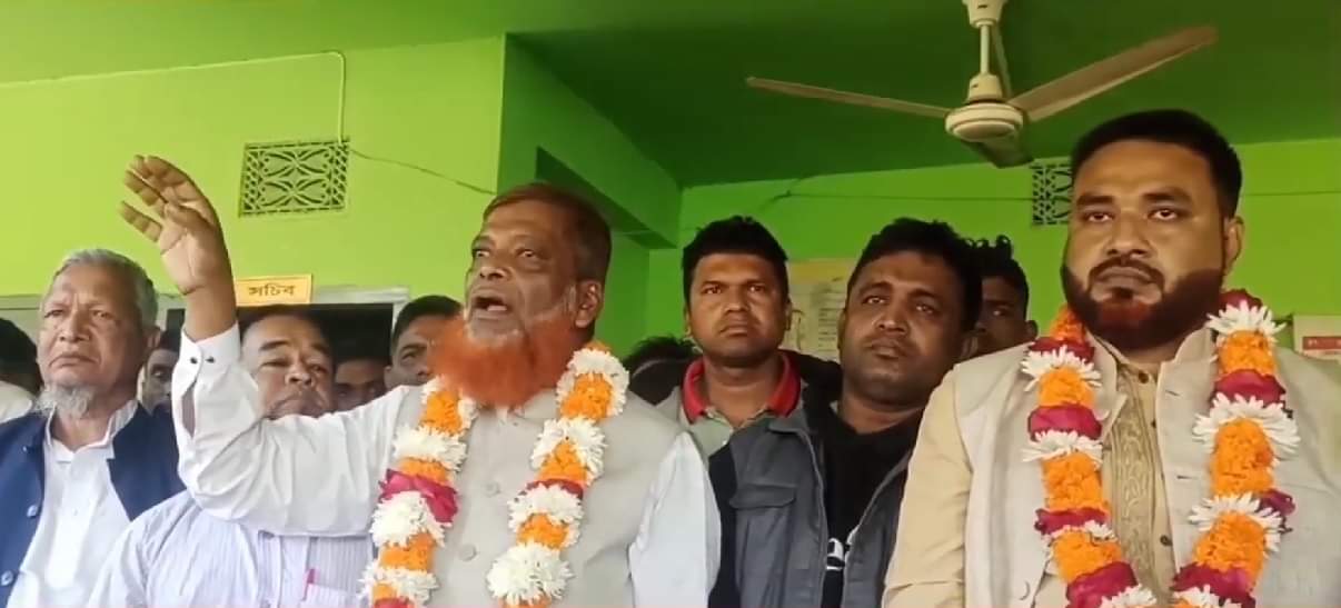 রাঙ্গুনিয়ায় সাংবাদিক নির্যাতন : হাইকোর্ট থেকে জামিন নিয়েই  ভিকটিমকে চেয়ারম্যান সিরাজের হুমকি