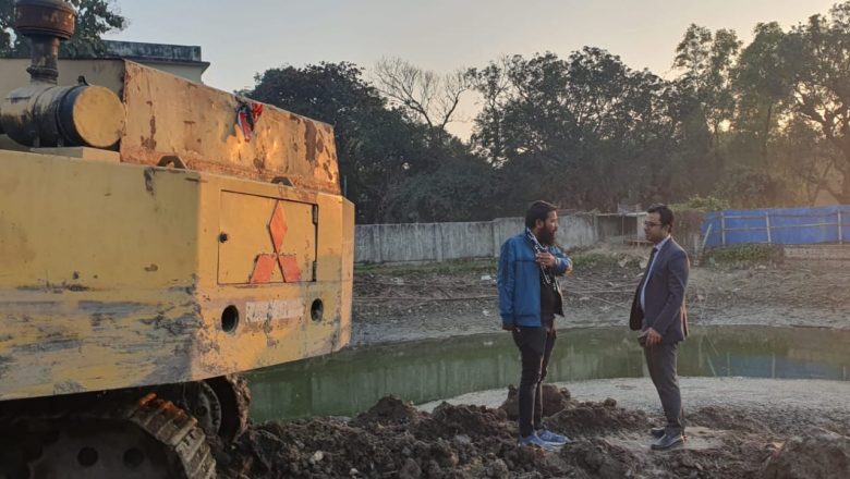 হাটহাজারীতে পুকুর ভরাট করতেই হাজির ম্যাজিস্ট্রেট, লাখ টাকা জরিমানা
