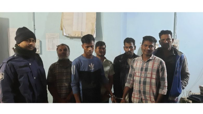 আনোয়ারায় জুয়ার আসর থেকে ৬ জুয়াড়ি আটক