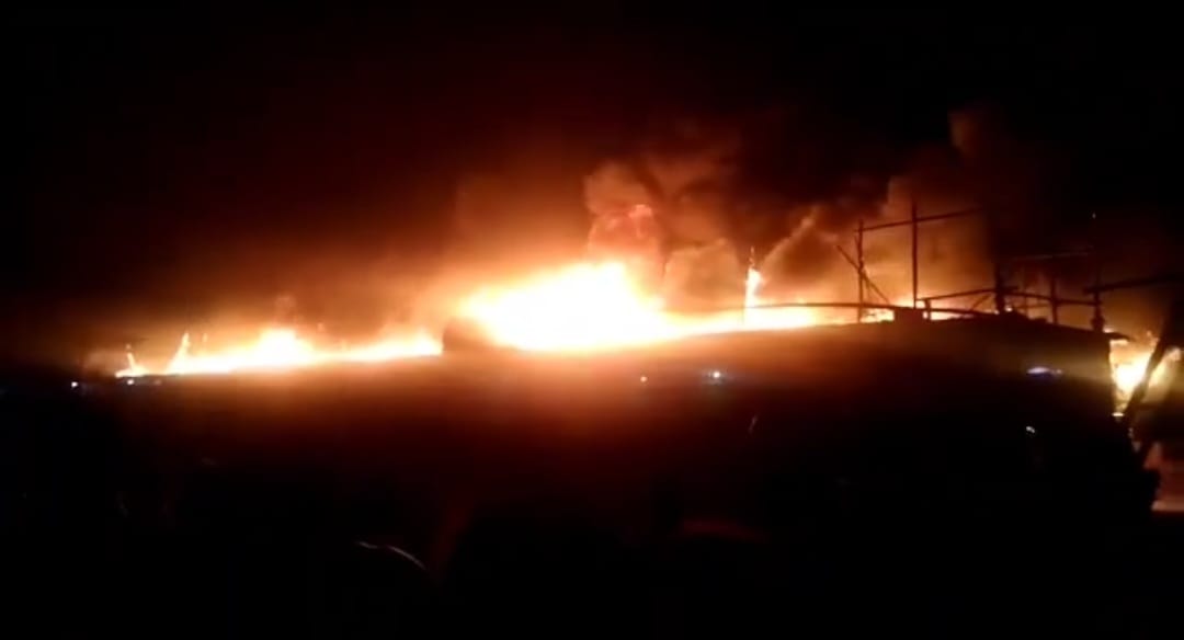 ফটিকছড়ির পুরুষশুন্য গ্রামে প্রবাসীদের বাড়িঘরে অগ্নিসংযোগ করে লুটপাট