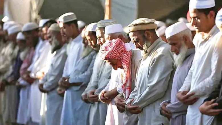 সৌদি আরবের সাথে মিল রেখে সাতকানিয়ার মির্জারখীল দরবার অনুসারীদের আজ রোজা