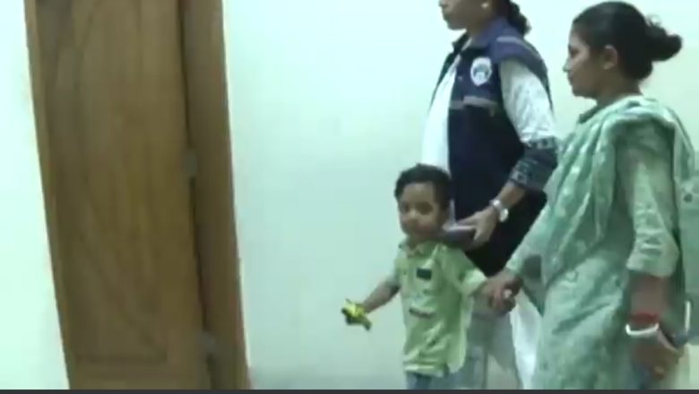 প্রতিবেশীদের ধর্ষণ  মামলায় ফাঁসিয়ে ১০ বছর ধরে প্রেমিকের সঙ্গে সংসার করছেন আনোয়ারার তরুণী