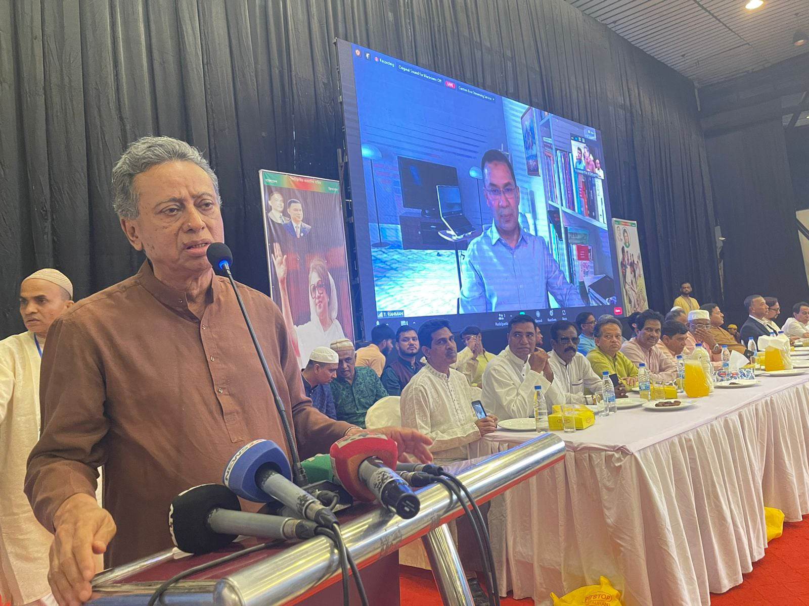 সরকার  অত্যন্ত কঠিন সময় পার করছে: আমীর খসরু