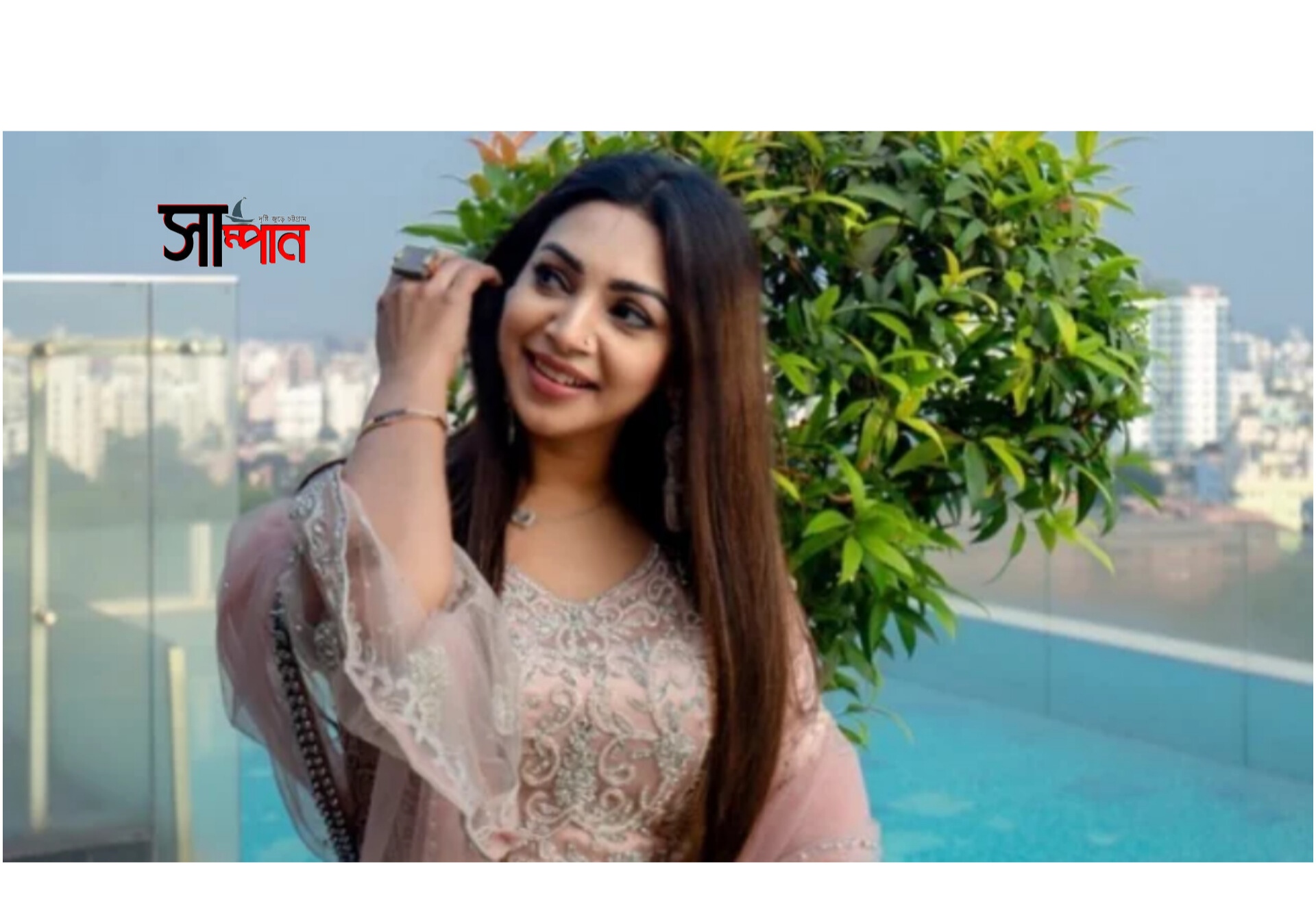 গায়ে হাত দেওয়ার কারণেই সাংবাদিকদের এড়িয়ে যান অভিনেত্রী প্রভা !