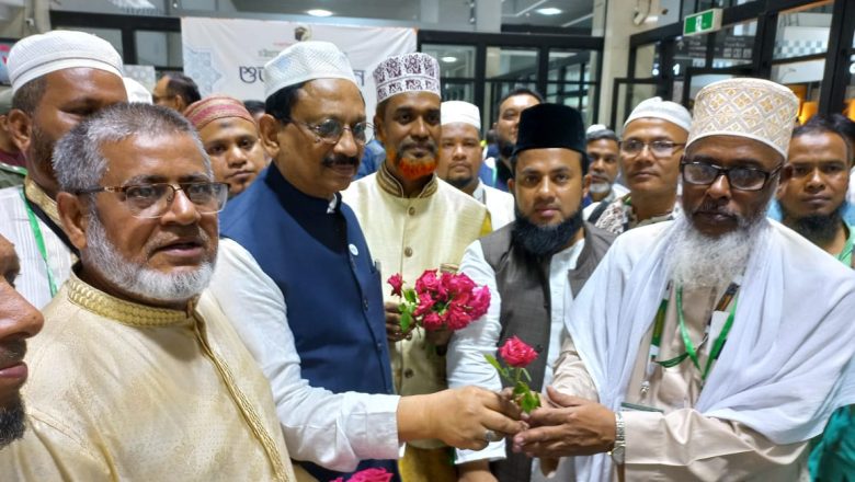 মদীনার পথে চট্টগ্রামের ৪১৯ হাজী, শুভেচ্ছা জানালেন মেয়র