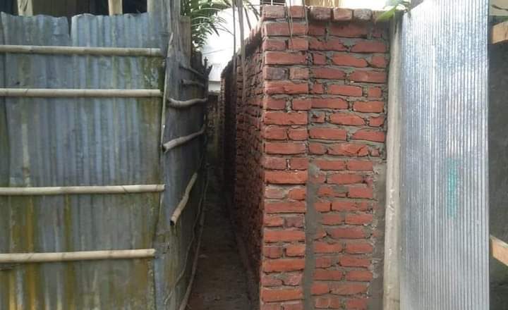 খাগড়াছড়িতে চলাচলের রাস্তায় দেয়াল,প্রতিবাদ করায় গ্রামবাসীর বিরুদ্ধে মামলা