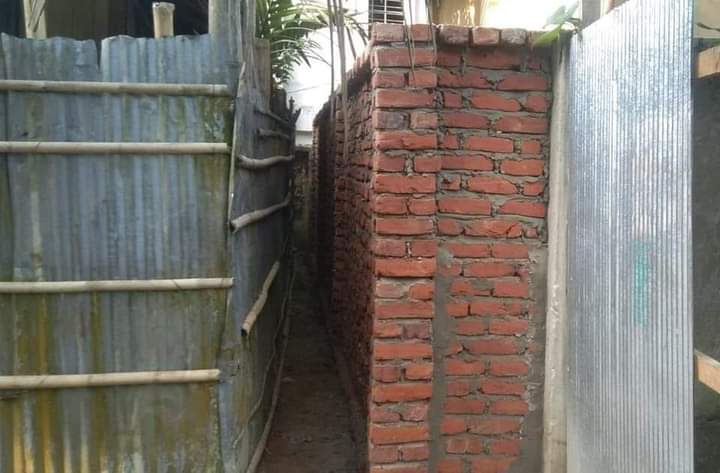 খাগড়াছড়িতে চলাচলের রাস্তায় দেয়াল,প্রতিবাদ করায় গ্রামবাসীর বিরুদ্ধে মামলা