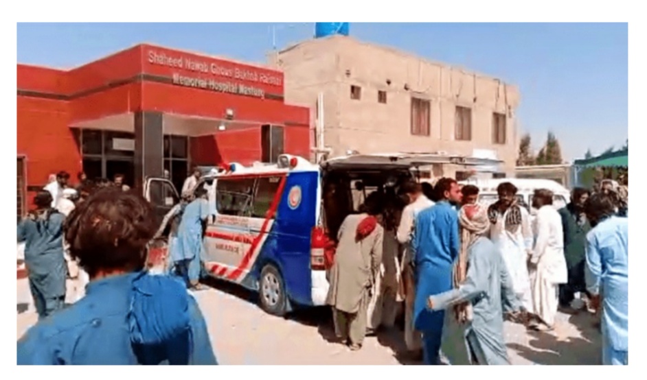 পাকিস্তানে বোমা হামলায় পুলিশের উচ্চপদস্থ কর্মকর্তাসহ ৫২ জনের মৃত্যু