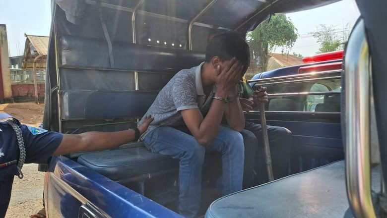 ফটিকছড়িতে ফেনসিডিল বিক্রির সময় জনতার হাতে পুলিশ কনস্টেবল আটক 