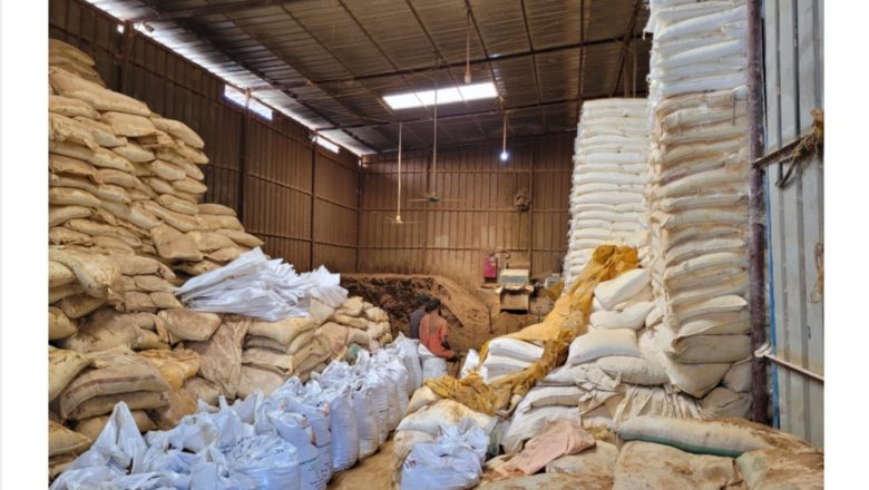 বাকলিয়ায় বিষাক্ত ট্যানারি বর্জ্যে তৈরি হচ্ছিল মাছ-মুরগীর খাদ্য,৪ লাখ টাকা জরিমানা আদায় 