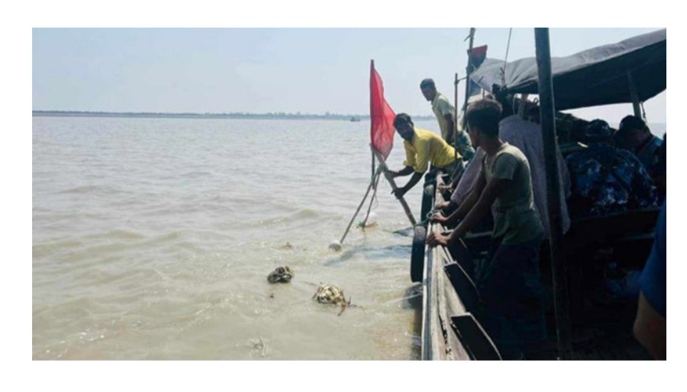 আনোয়ারায়  ইলিশ রক্ষার অভিযানে  জাল জব্দ