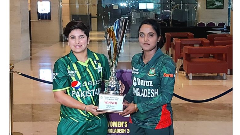 বাংলাদেশ-পাকিস্তান টি-টোয়েন্টি সিরিজের ট্রফি উন্মোচন