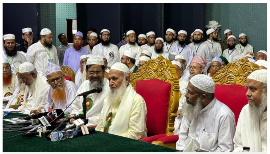 সরকার অন্যায়ভাবে নিরীহ আলেমদের কারাগারে বন্দি রেখেছে: হেফাজত আমীর