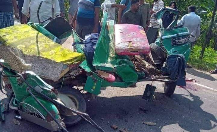 হাটহাজারী চট্টগ্রাম-খাগড়াছড়ি মহাসড়কে সিএনজি ও বাস সংঘর্ষ,৭ জন নিহত