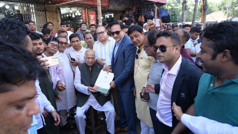 ছেলে রুহেলের জন্য  মনোনয়নপত্র কিনলেন ইঞ্জিনিয়ার মোশাররফ