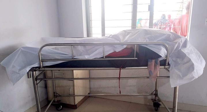 গাজীপুরে পুলিশ-শ্রমিক সংঘর্ষ,নারী শ্রমিক নিহত