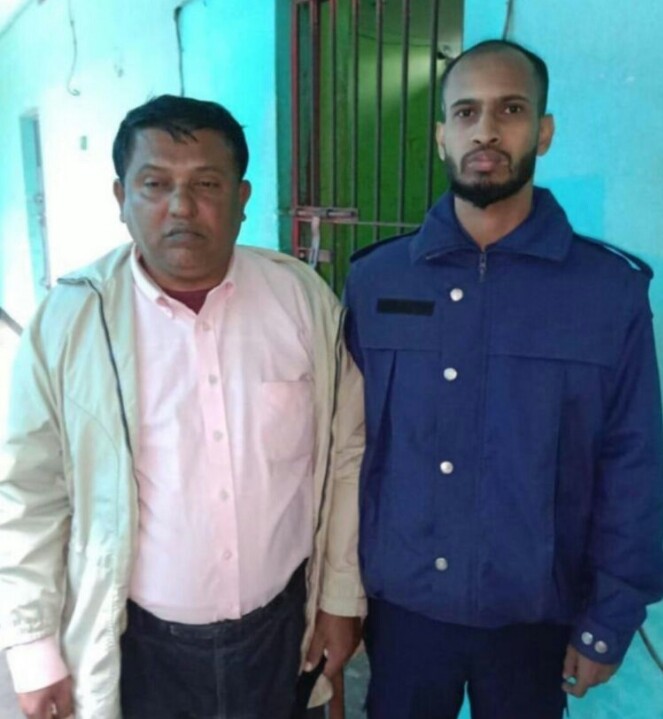 জালিয়াতির মাধ্যমে বিদ্যালয়ে স্ত্রীকে শিক্ষক পদে নিয়োগ,অভিযুক্ত প্রধান শিক্ষক গ্রেপ্তার