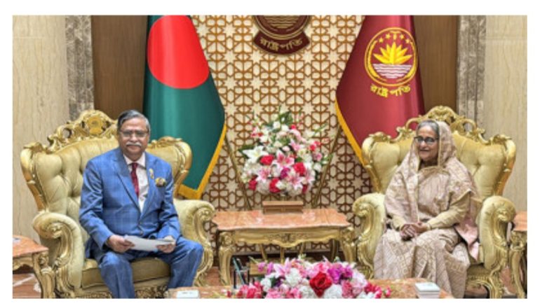 শেখ হাসিনাকে দেশের প্রধানমন্ত্রী নিয়োগ করলেন রাষ্ট্রপতি