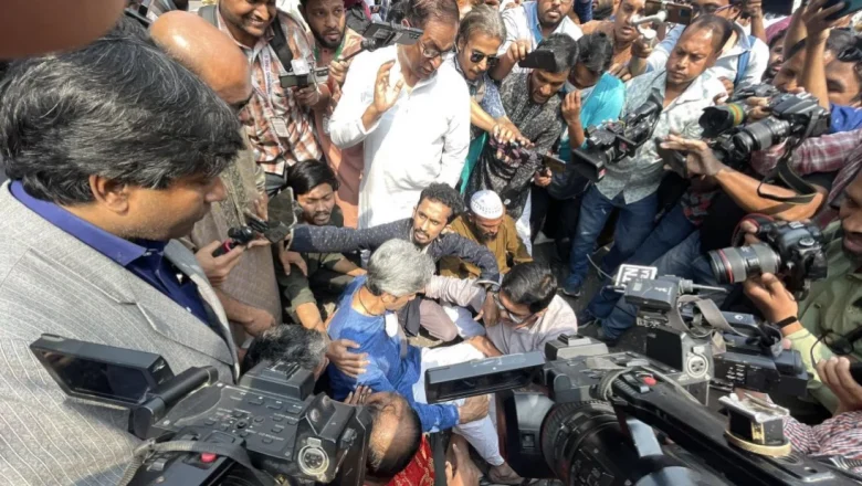 গণতন্ত্র মঞ্চের মিছিলে পুলিশের লাঠিচার্জ,আহত জোনায়েদ সাকি,একাধিক আটক