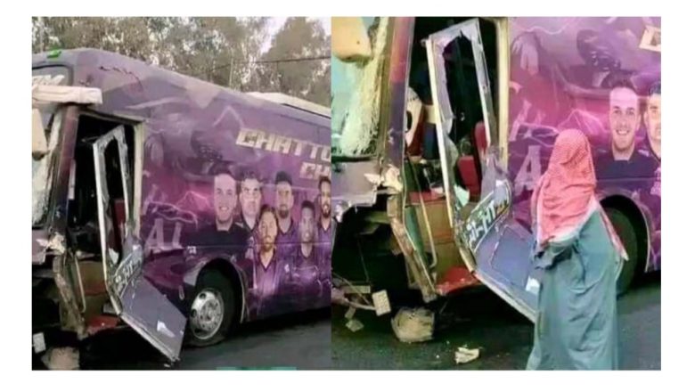 সীতাকুণ্ডে দুর্ঘটনার কবলে চট্টগ্রাম চ্যালেঞ্জার্সের টিমের বাস