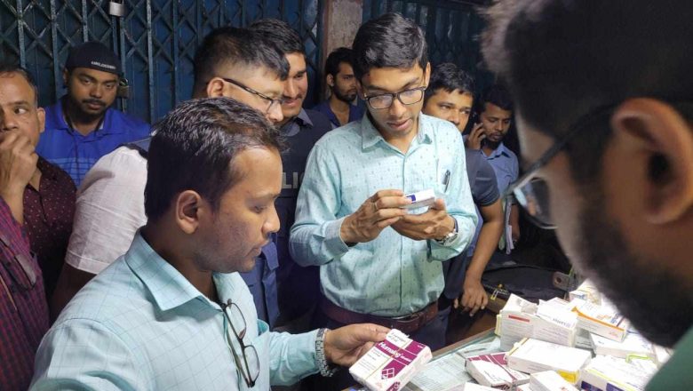 হাজারী গলিতে অভিযান, লাখ টাকার নস্ট ইনসুলিন জব্দসহ জরিমানা
