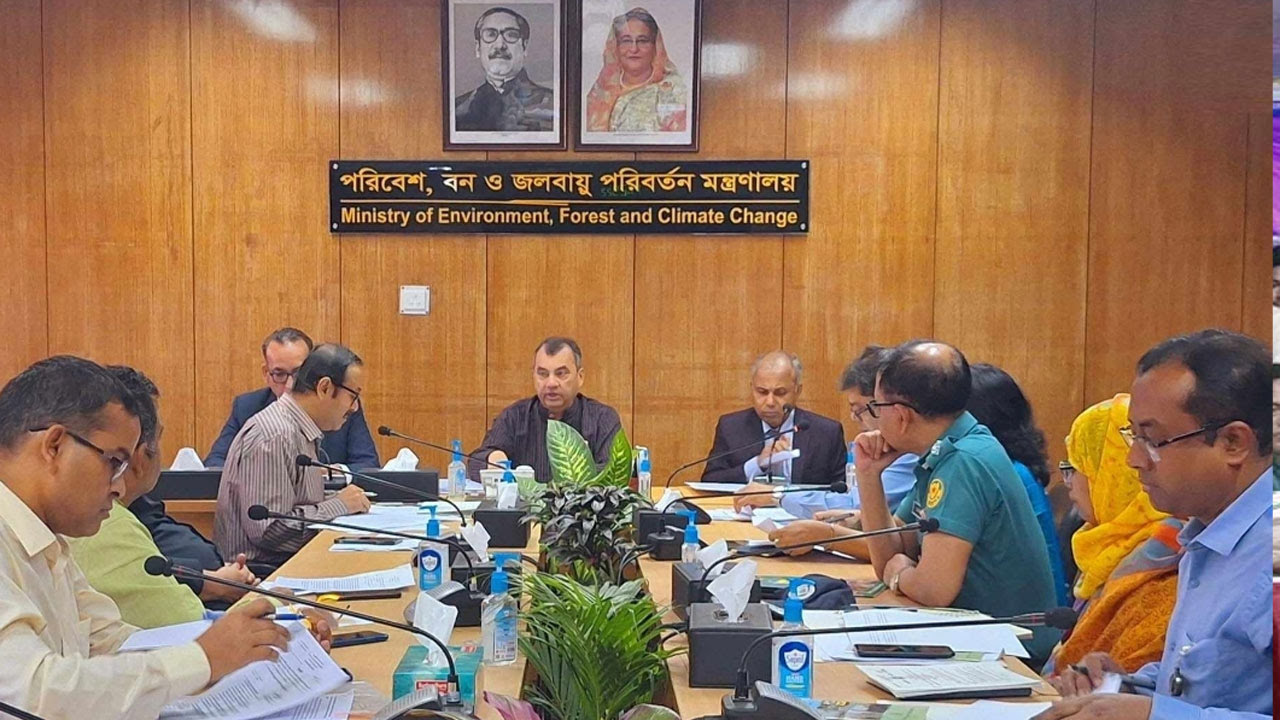 পরিবেশ রক্ষায় ২০ বছরের পুরাতন বাস প্রত্যাহার করতে হবে : পরিবেশমন্ত্রী