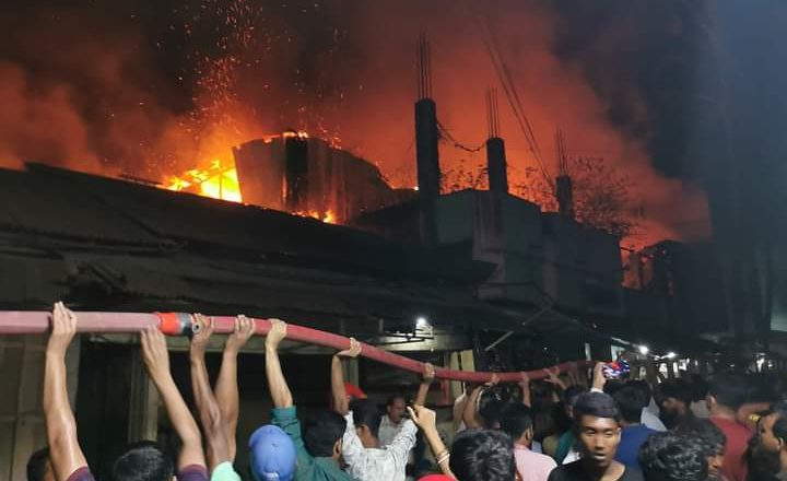 বান্দরবানে লামা বাজারে আগুন, পুড়লো ১০ টি দোকান ও বসতঘর