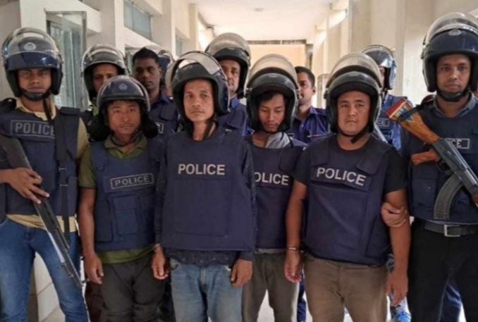 বান্দরবানে আরও ৪ কেএনএফ সদস্য আটক