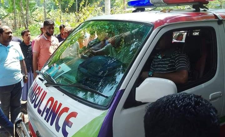 লামায় আসামি ধরতে গিয়ে দায়ের কোপে পুলিশ সদস্য আহত