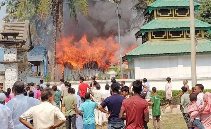 লামায় বৌদ্ধ বিহারে আগুন, ম্লান সংগ্রাই উৎসব