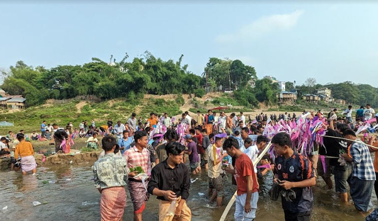মঙ্গল কামনায় বান্দরবানে সাঙ্গুতে নদী পূজা